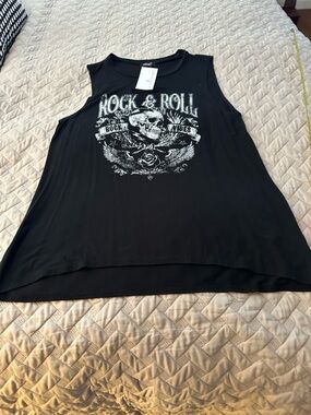 mineB Black Graphic Cutout Tee with White Print Women size Large